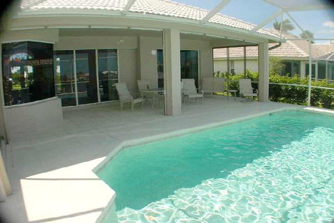 6 Zimmer Muster Villa&nbsp;Marco Island / Florida&nbsp;:&nbsp;&nbsp;Pool mit gedecktem&nbsp;Sitzplatz
